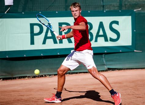 Holger Rune's Live Tennis Scores: Tracking His Progress in Real Time